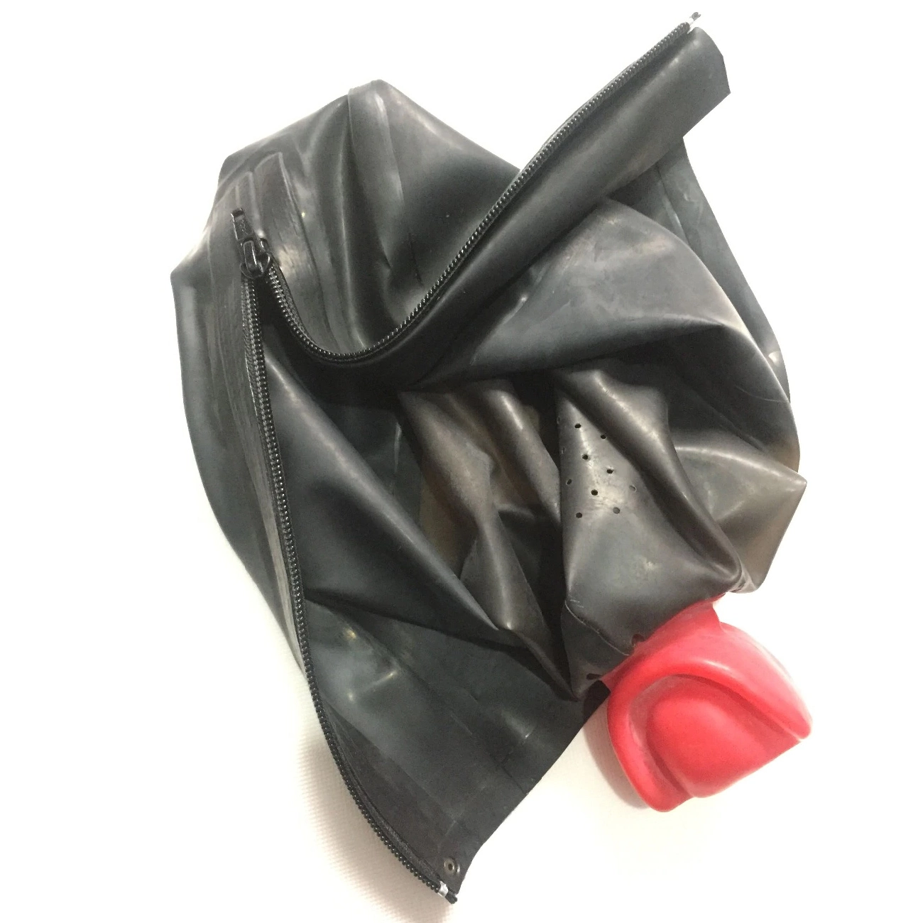MAE-Toys Latex Design Masker Met Rode Condoom-gag En Ritssluiting 2 MAE-Toys Latex Design Masker Met Rode Condoom-gag En Ritssluiting - Afbeelding 2
