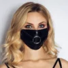Noir Handmade Wetlook Mondmasker Met Ring Van Noir