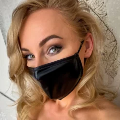 Noir Handmade Wetlook Mondmasker Van Noir